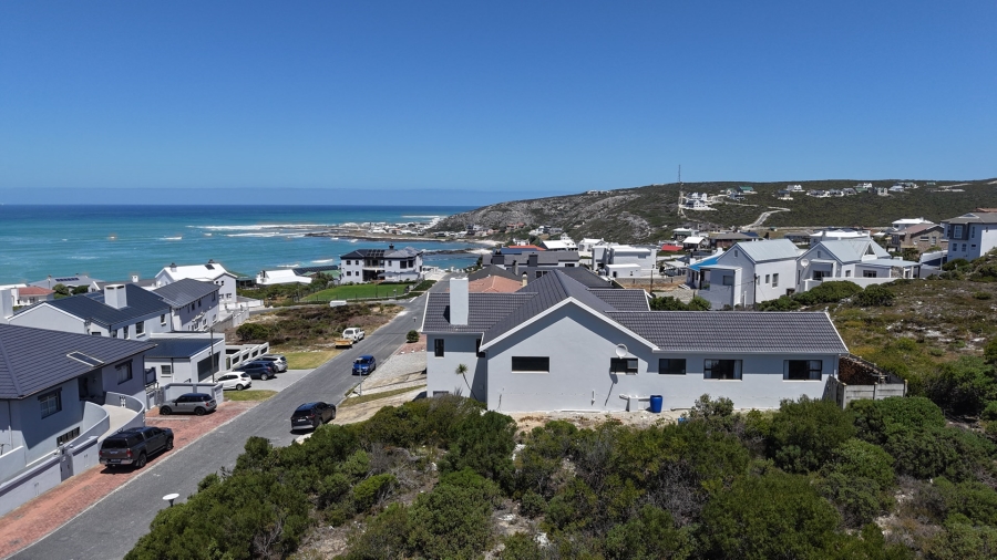4 Bedroom Property for Sale in Struisbaai Western Cape